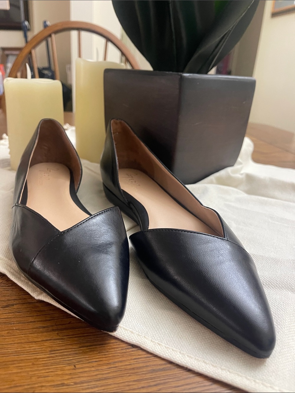 Naturalizer Black Pointed-Toe D'Orsay Flats